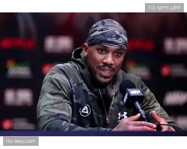 安东尼·约书亚健身房的私教账单，一个月堪比我家房贷哎！