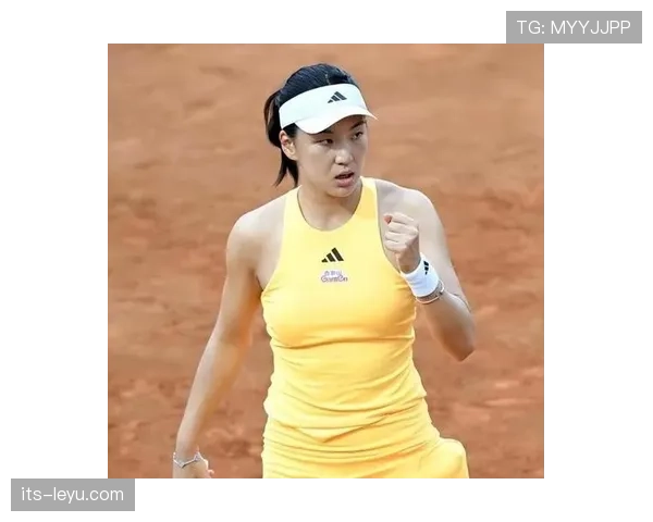 王欣瑜手表一露面，我的月工资瞬间被打回原形